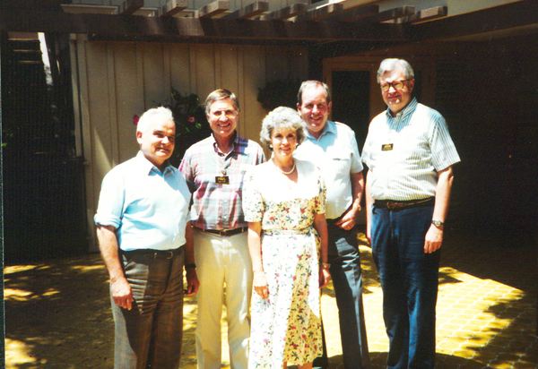 Group photograph of Paul Ecke, Jr. and Elisabeth "Jinx" Ecke with unidentified Ranch employees (?)